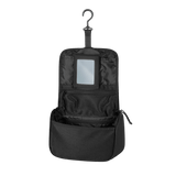 M-Tac Toilettaske i sort 600D polyester, kompakt og vandafvisende, åben med krok til rejseopbevaring af toiletartikler.