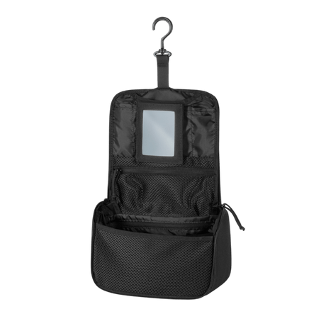 M-Tac Toilettaske i sort 600D polyester, kompakt og vandafvisende, åben med krok til rejseopbevaring af toiletartikler.