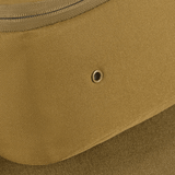 Nærbillede af M-Tac Toilettaske i vandafvisende 600D polyester med PVC-belægning, ideel til rejser og hverdagsbrug.