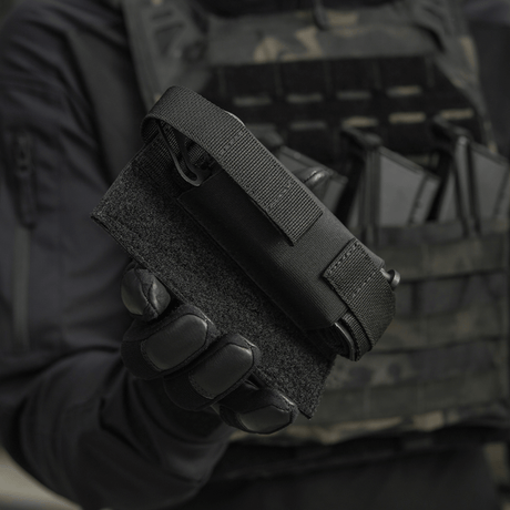 M-Tac Tourniquet Pouch Elastisk VELCRO Gen.II i brug på taktisk vest med Cordura 500D materiale og Texcel-seler.