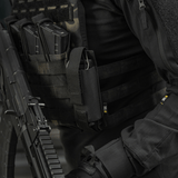 M-Tac Tourniquet Pouch Elastisk VELCRO Gen.II fastgjort til taktisk vest med C-A-T tourniquet, lavet af Cordura 500D.