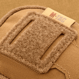 Nærbillede af M-Tac PC Utility Pouch Elite i Cordura, viser Velcro-panel og detalje af kvalitetssyning, ideel til taktisk brug.
