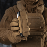 M-Tac Elastisk Tourniquet Pouch Molle Gen.III i brug, hold i taktisk hånd, hurtig adgang tourniquet, Cordura materiale