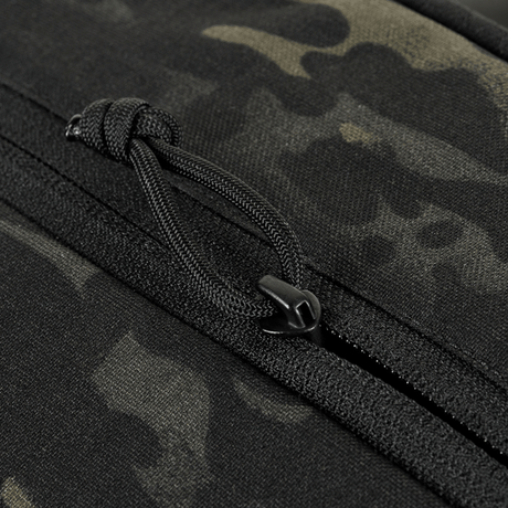 M-Tac Satellite Magnet Taske Elite Hex i camo stof med lynlås detalje, lavet i Cordura-materiale med MIL-SPEC stropper.