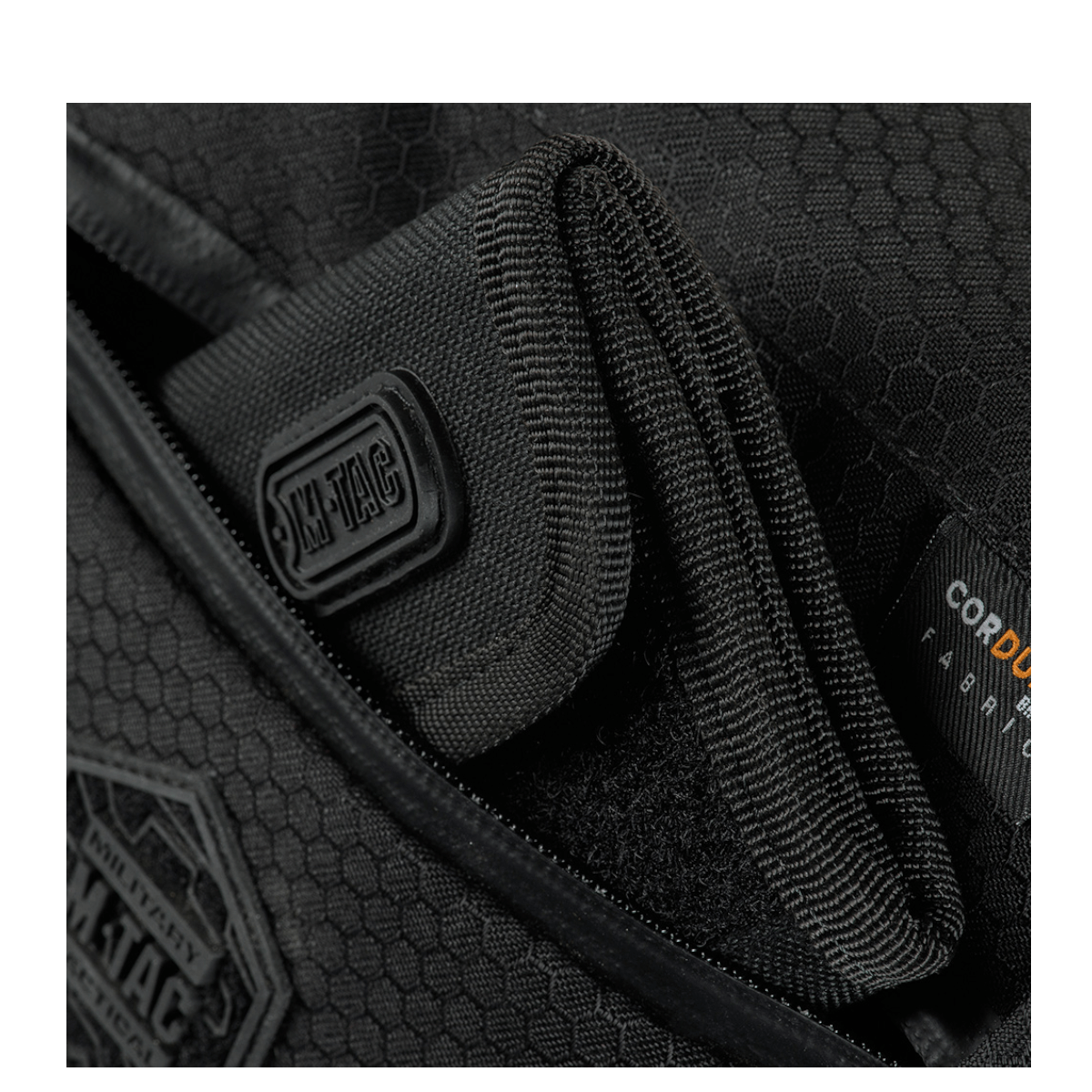 M-Tac Satellite Magnettaske Gen. II Elite Hex, multifunktionel organizer i holdbar Cordura Hex, sort design, nærbillede af detalje.