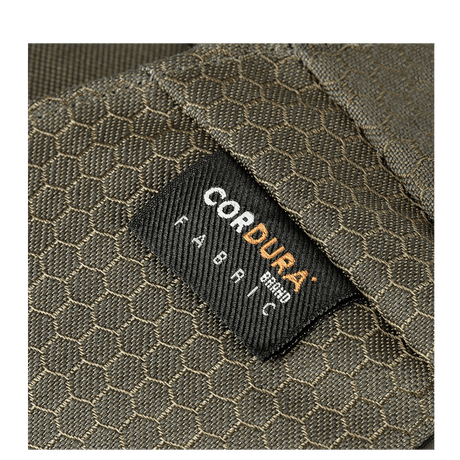 Nærbillede af Cordura-stofetiket på M-Tac Magnet XL Taske Elite Hex med sekskantet mønster.