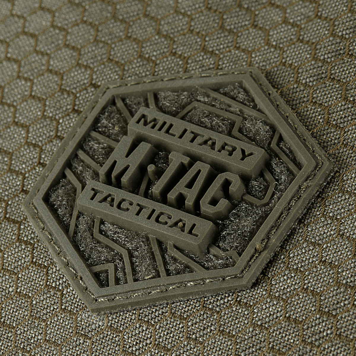 M-Tac Magnet XL Taske Elite Hex patch close-up med hexagonalt mønster