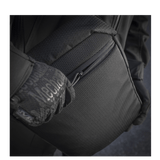 M-Tac Magnet XL Taske Elite Hex med skulderrem og FidLock-låsesystem for hurtig og sikker lukning, set i detalje.