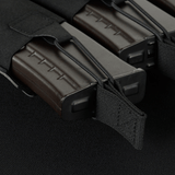 M‑Tac Elastisk Triple Magazine Pouch Elite holder AK/AR-magasiner sikkert med Cordura 500D materiale og MOLLE montering.