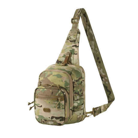 M‑Tac Cross Bag Elite Hex i camouflage, kompakt taske/rygsæk til taktisk brug, 5 liter, Cordura 500, med YKK lynlåse og MIL-SPEC fittings.