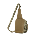 M-Tac Cross Bag Elite Hex i camouflage design, set fra siden, med justerbar skulderrem, fremstillet af Cordura 500, ideel til daglig brug.
