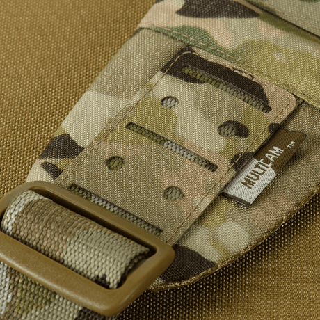 Nærbillede af militærinspireret M-Tac Cross Bag Elite Hex med camouflagemønster, lavet af slidstærkt Cordura 500 materiale.