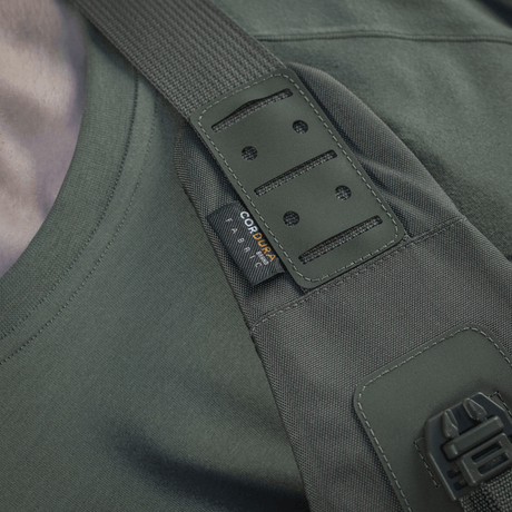 M‑Tac Cross Bag Elite Hex i Cordura 500 materiale med MIL-SPEC stropper, perfekt til taktisk udstyr og daglig brug.