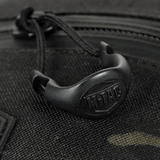 M‑Tac Cross Bag Elite Hex tæt på lynlås og detalje, fremstillet af Cordura 500 materiale, ideel til daglig brug og taktik.