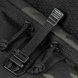 Nærbillede af lynlås og stoppere på M‑Tac Cross Bag Elite Hex i Cordura 500 materiale.