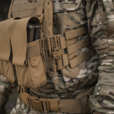 M‑Tac Plate Carrier Cuirass QRS Gen.II med quick-release system og ergonomisk design i camouflage Cordura 500D, taktisk brug.