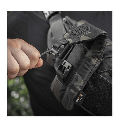 M-Tac Smartphone Lomme Elite Large Hex med magnetisk spænde og slidstærkt CORDURA HEX-materiale til sikker opbevaring af smartphones.