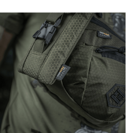 Rygsæk i CORDURA HEX materiale med WJ magnetisk spænde, designet til M-Tac Smartphone Lomme Elite Large Hex, stilfuldt tilbehør.