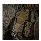 M-Tac Smartphone Lomme Elite Large Hex monteret på camouflageudstyr, lavet af holdbart CORDURA HEX-materiale med WJ magnetisk spænde.