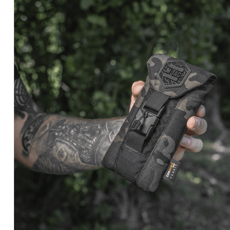 M-Tac Smartphone Lomme Elite Large Hex med camouflage-design og WJ magnetisk spænde, lavet af holdbart CORDURA HEX-materiale.