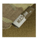 Nærbillede af Multicam-mærket på M-Tac Smartphone Lomme Elite Large Hex lavet af Cordura HEX-stof.