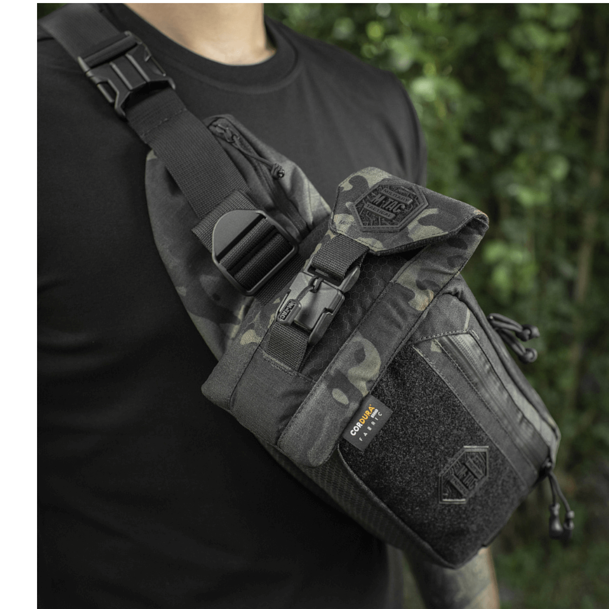 M-Tac Smartphone Lomme Elite Large Hex stilfuld pung i Cordura materiale med magnetisk spænde til smartphones op til 6,5 tommer.