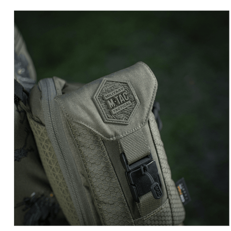 M-Tac Smartphone Lomme Elite Large Hex fremstillet af slidstærkt CORDURA HEX-materiale med WJ magnetisk spænde, ideel til op til 6,5 tommer mobiler.