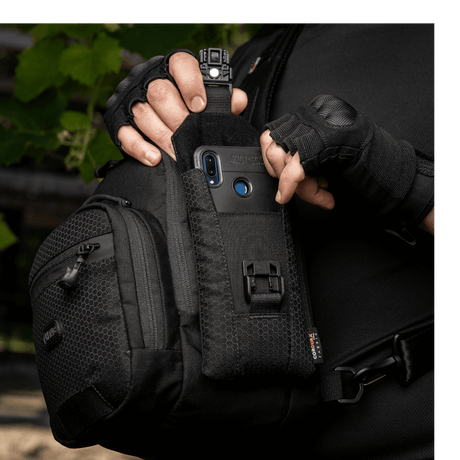 M-Tac Smartphone Lomme Elite Large Hex i slidstærkt CORDURA HEX materiale med magnetisk WJ spænde til sikker opbevaring af telefon.