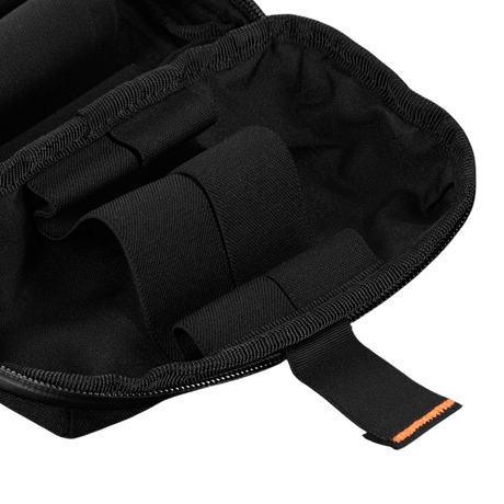 Indre organizer af M‑Tac Horizontal Medical Pouch Elite med elastiske holdere og lynlås.