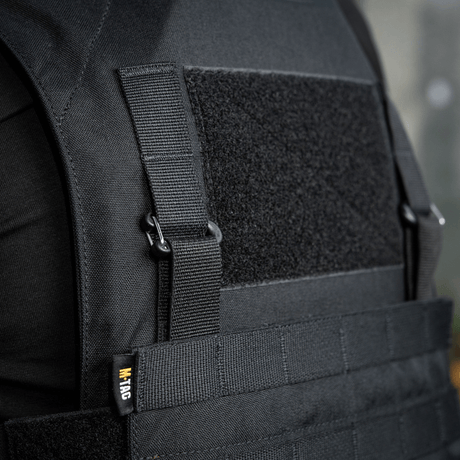 M‑Tac Front Panel til Cuirass QRS med Velcro og MOLLE-system til montering af udstyr, designet i robust Cordura 500D materiale.