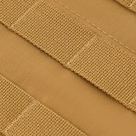 Nærbillede af M‑Tac Front Panel til Cuirass QRS med MOLLE-system i Cordura 500D, designet til militært brug.