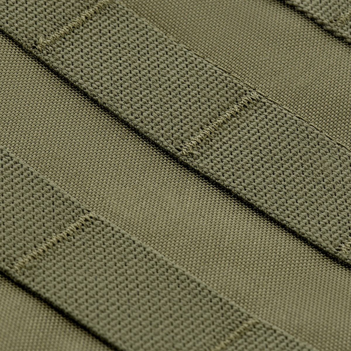 Close-up af M‑Tac Front Panel til Cuirass QRS med Cordura 500D materiale og MOLLE-stropper til militær brug