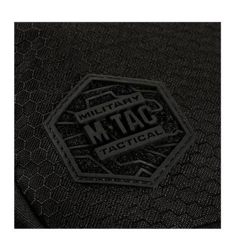 M-Tac Sling Pistoltaske Elite Hex med holdbart Cordura materiale og M.Tac logo på taskens overflade.