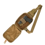 M-Tac Sling Pistoltaske Elite Hex med justerbar rem og rum til skjult våbenopbevaring, vises åben med indhold