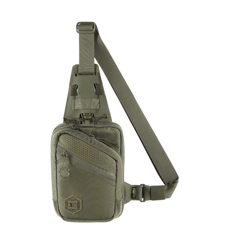 M-Tac Sling Pistoltaske Elite Hex i slidstærkt Cordura materiale med justerbar rem og rummelige rum.