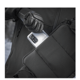 M-Tac Admin Taske Elite med mobiltelefon, slidstærkt Cordura materiale, holdbar og stilfuld design, ideel til organisation og opbevaring.
