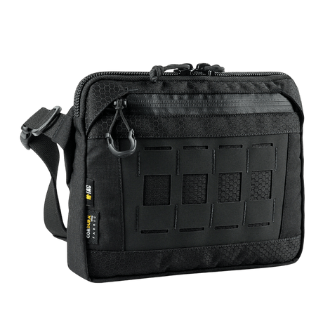 M-Tac Admin Taske Elite i slidstærkt Cordura materiale med justerbar skulderrem og flere lommer.