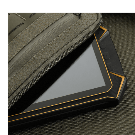 M-Tac Admin Taske Elite med holdbart Cordura stof og rummelig indvendig lomme, der beskytter en tablet. Designet til funktionel brug.