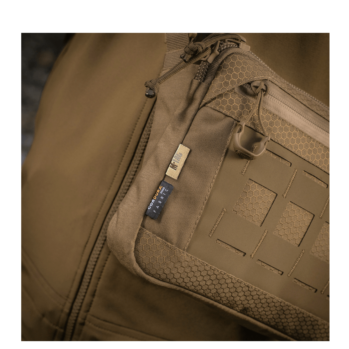 M-Tac Admin Taske Elite i Cordura 500D og Hex med YKK lynlåse, stilfuldt design og funktionel til udendørs brug.