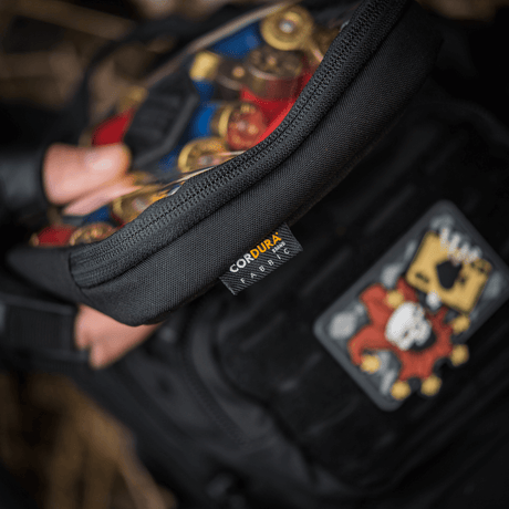 M-Tac Utility Organizer Slim Elite med Cordura 500D materiale, gennemsigtig PVC-folie og Velcro-indvendig væg for EDC-kit.