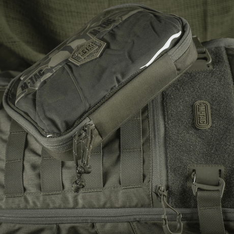 M-Tac Utility Organizer Slim Elite i slidstærkt Cordura 500D materiale, perfekt til EDC-kit og sikker opbevaring, 22x16 cm.