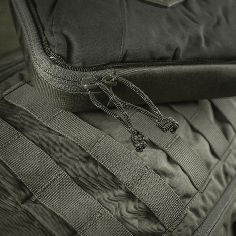 M-Tac Utility Organizer Slim Elite i Cordura 500D med robust lynlås og taktilt design for sikker opbevaring og hurtig adgang.