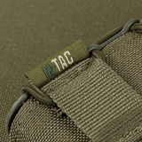 Nærbillede af M-Tac Pistolmagasinlomme Kolchan i robust Cordura 1000D materiale med M-Tac logo, designet til sikker opbevaring af magasiner.