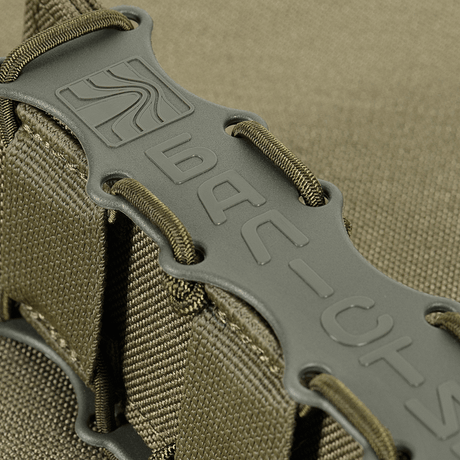 Nærbillede af M-Tac PCC Magasinlomme Kolchan med robust Cordura 1000D materiale og plastikindsatser til sikker opbevaring af magasiner.