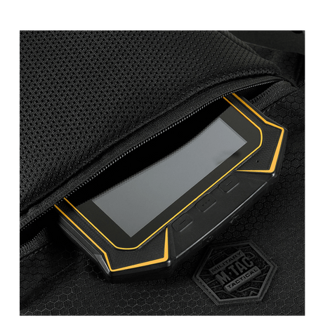 M-Tac Konvert Taske Elite med tablet-design og magnetlås, lavet af slidstærkt Cordura. Ideel til daglig brug og alsidighed.