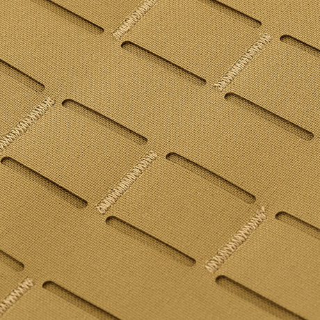 Detaljeret visning af M-Tac Frontpanel til Plate Carrier Cuirass QRS XL's Cordura 500D-materiale, designet til militært brug.