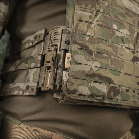 M-Tac Frontpanel til Plate Carrier Cuirass QRS XL i Cordura 500D med MOLLE-system til militærbrug, tæt på.