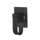 M‑Tac Modulær Indsats til Pepperspray i sort polymerkomposit med elastik og Velcro for nem montering og sikker opbevaring af pepperspray.