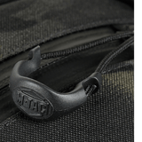 Nærbillede af M-Tac Cross Taske Slim Elite Hex lavet af holdbart Cordura 500 med sorte lynlåse fra YKK.