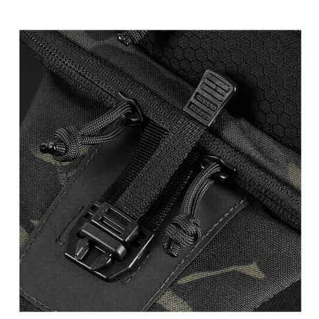 M-Tac Cross Taske Slim Elite Hex med Cordura materiale og Woojin spænde, detaljeret visning af lynlås og stropper.